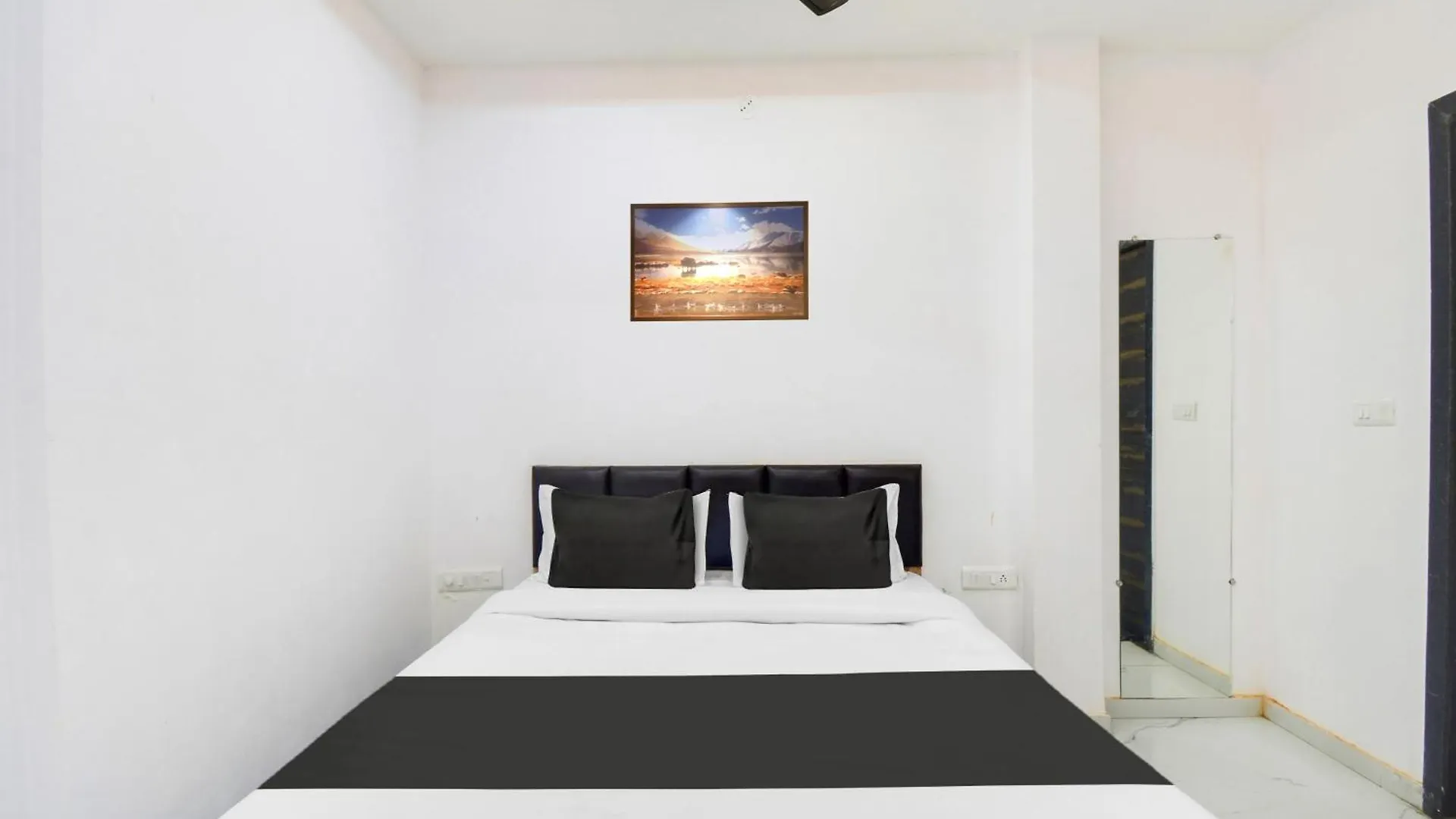 Hotel O Casa Gold Udaipur