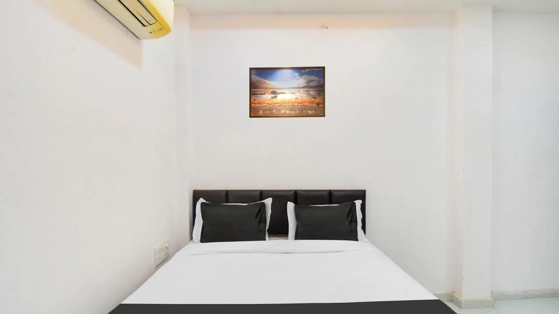 Hotel O Casa Gold Udaipur